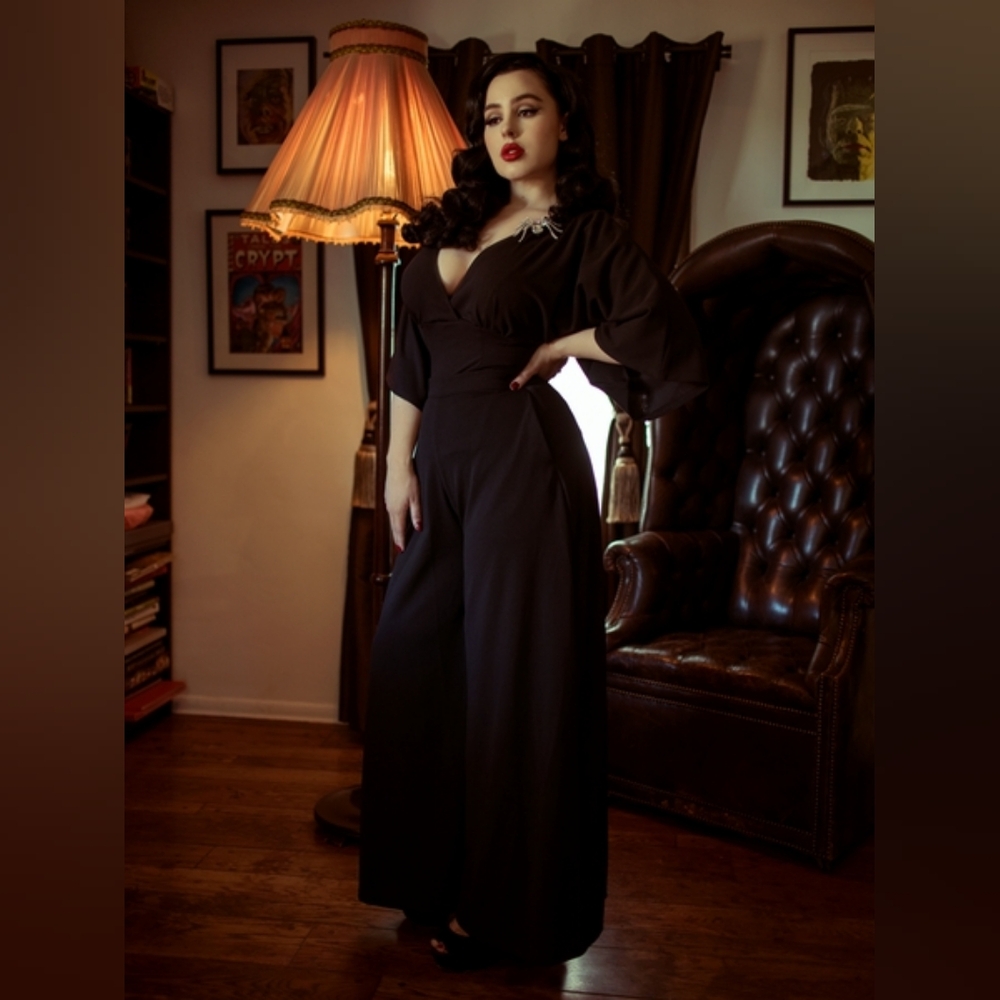 La Femme En Noir Palazzo Pants (M)